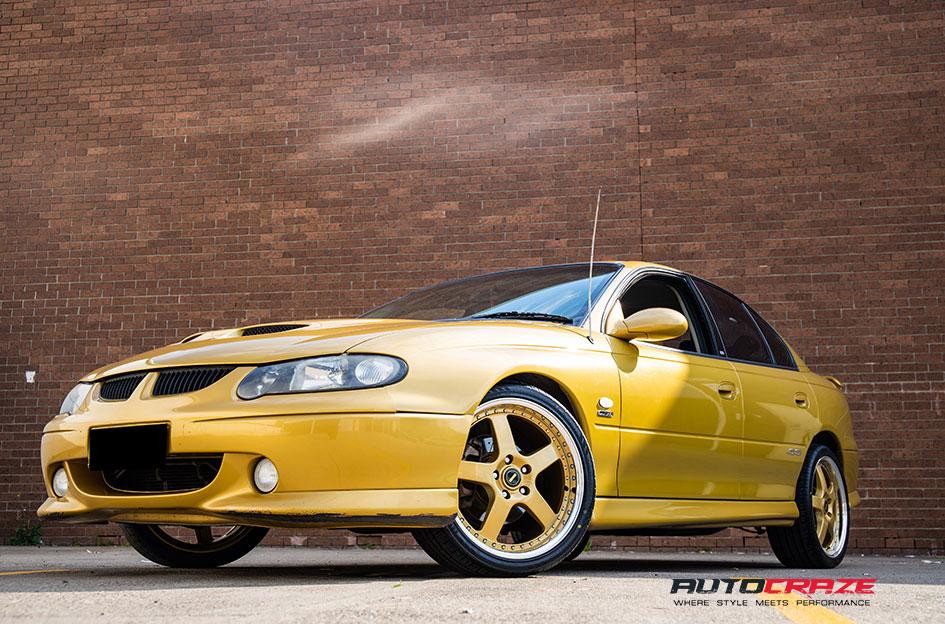 HOLDEN-COMMODORE-FR